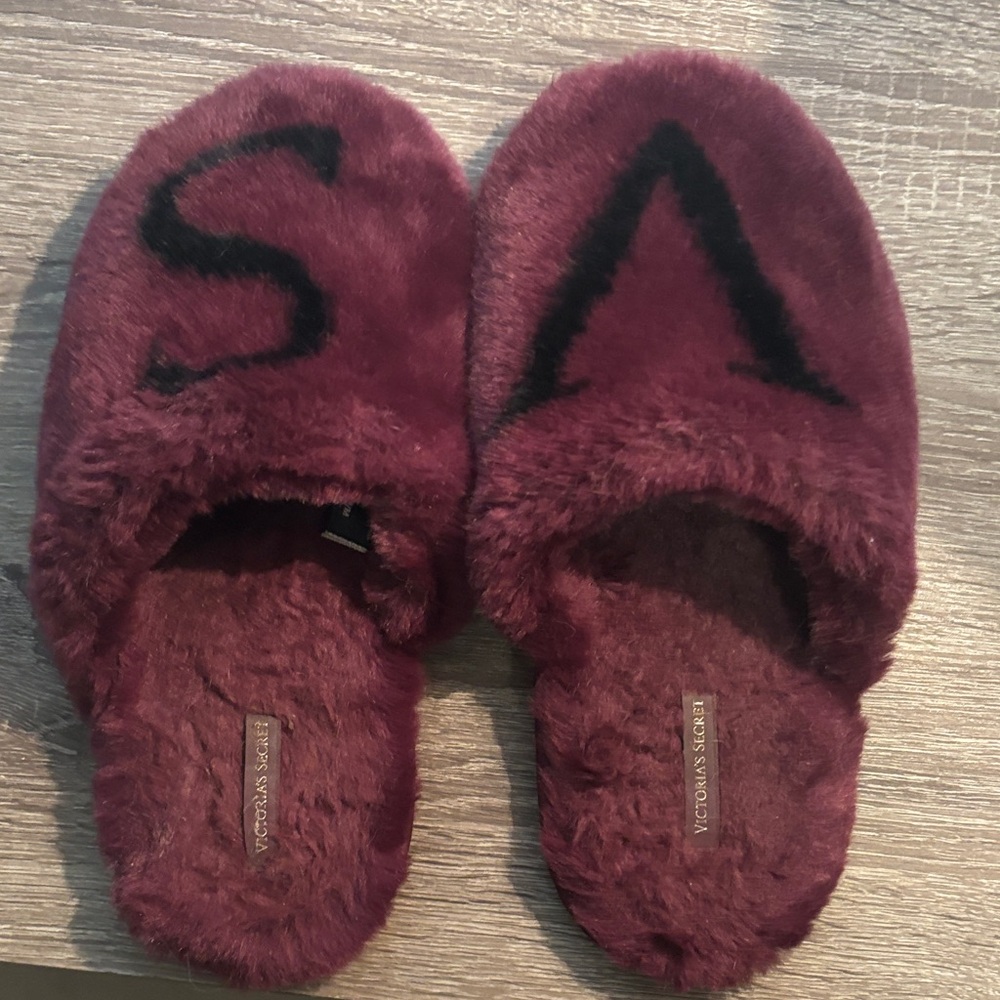 Victoria's Secret Burgundy Faux Fur Slide Slippers with Black Accent